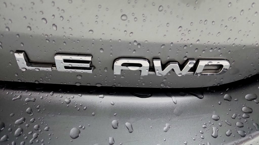 Used 2023 Toyota Highlander LE AWD/4WD image 14