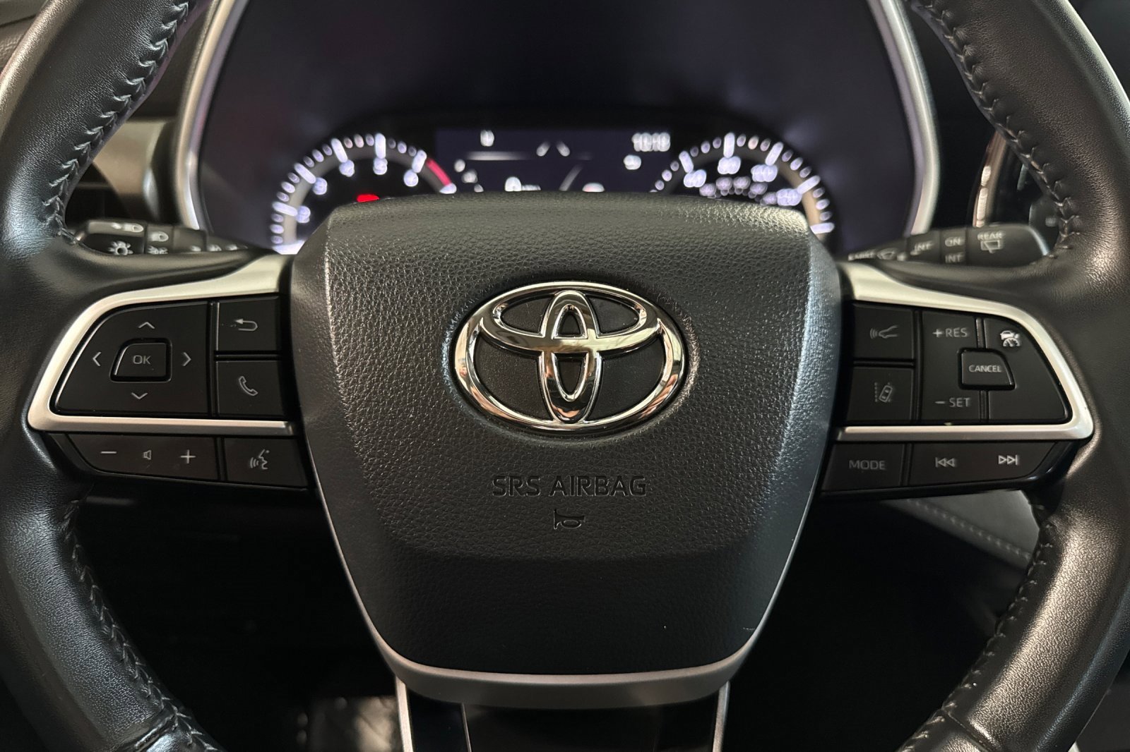 Used 2023 Toyota Highlander XLE image 25