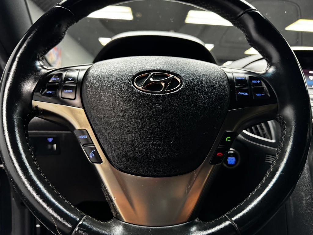 Used 2016 Hyundai Genesis 3.8 RWD image 23