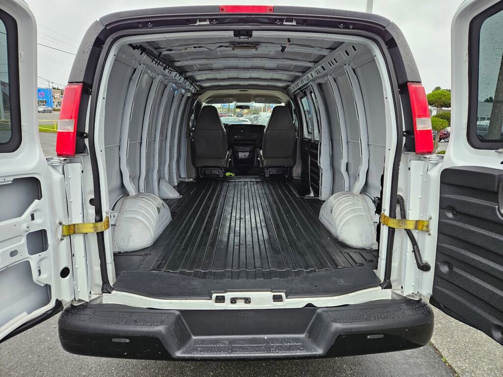 Used 2007 Chevrolet Express 2500 Extended image 9