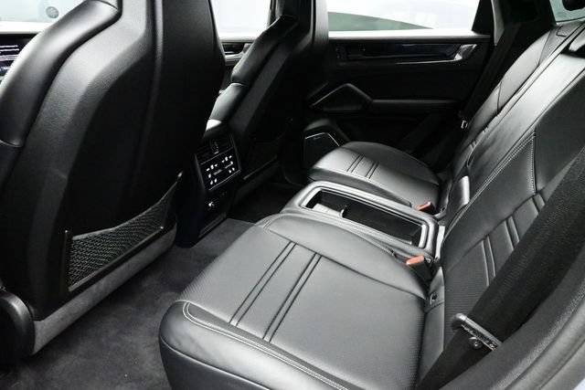 Certified 2024 Porsche Cayenne Turbo GT AWD/4WD image 15
