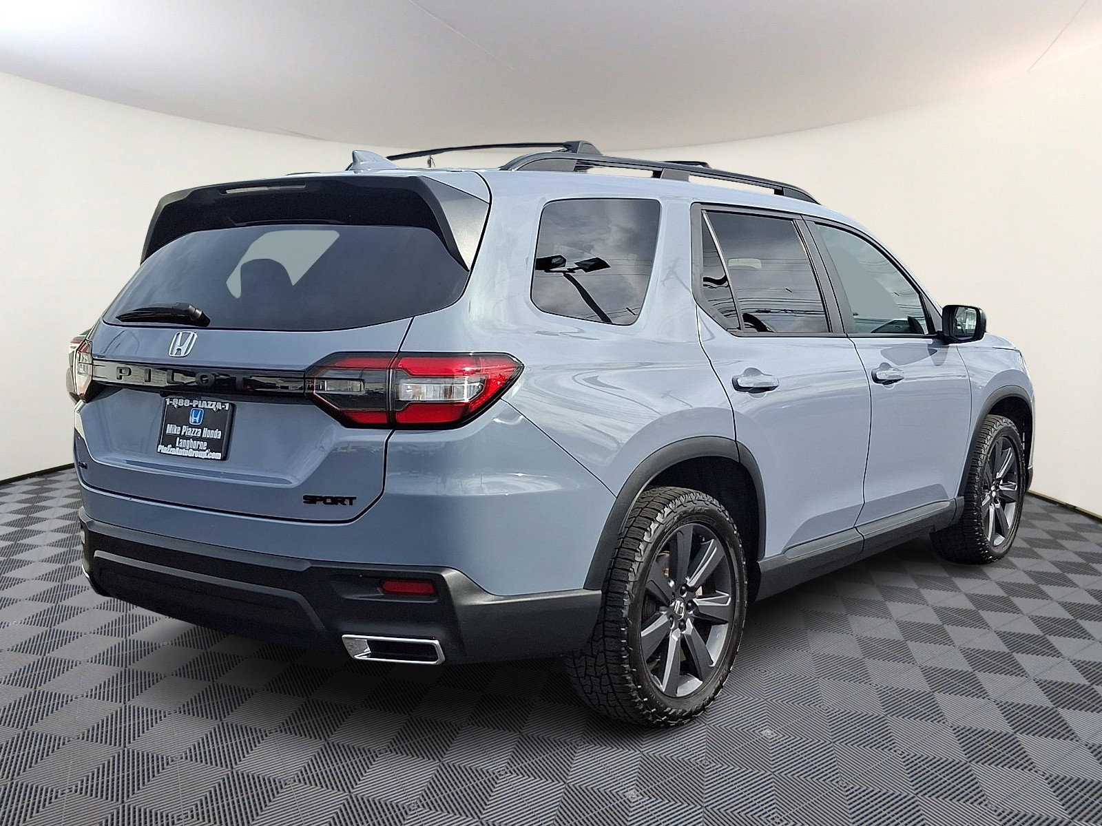 Used 2025 Honda Pilot Sport image 7