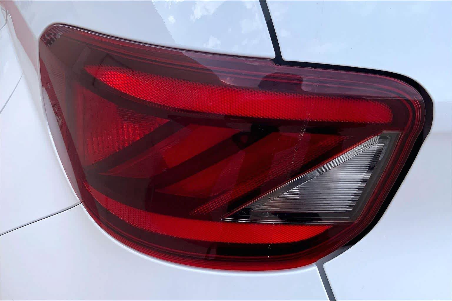Certified 2025 Hyundai Venue SEL FWD image 27