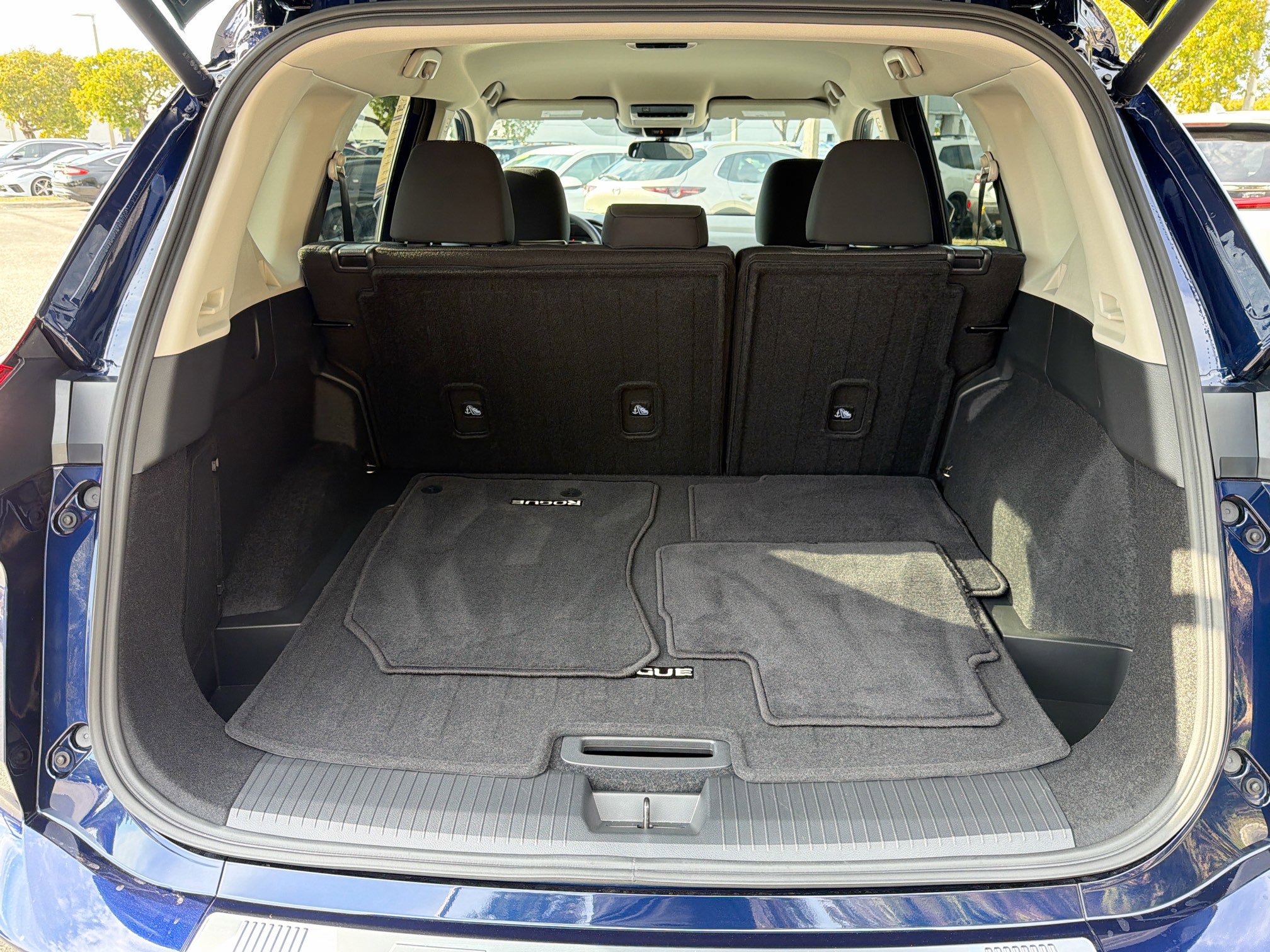 Used 2026 Nissan Rogue SV image 11