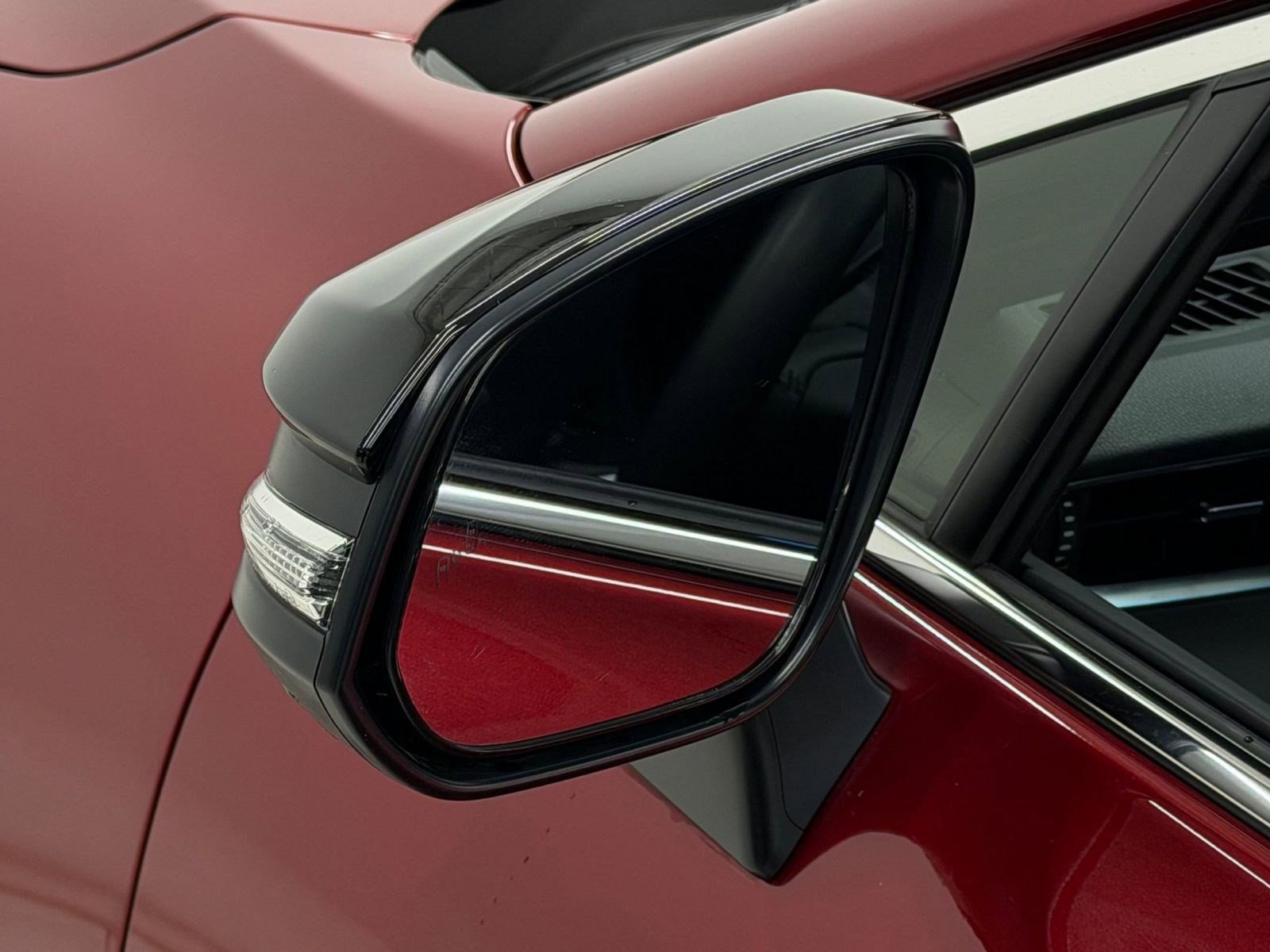 Used 2024 Toyota Venza Nightshade image 36