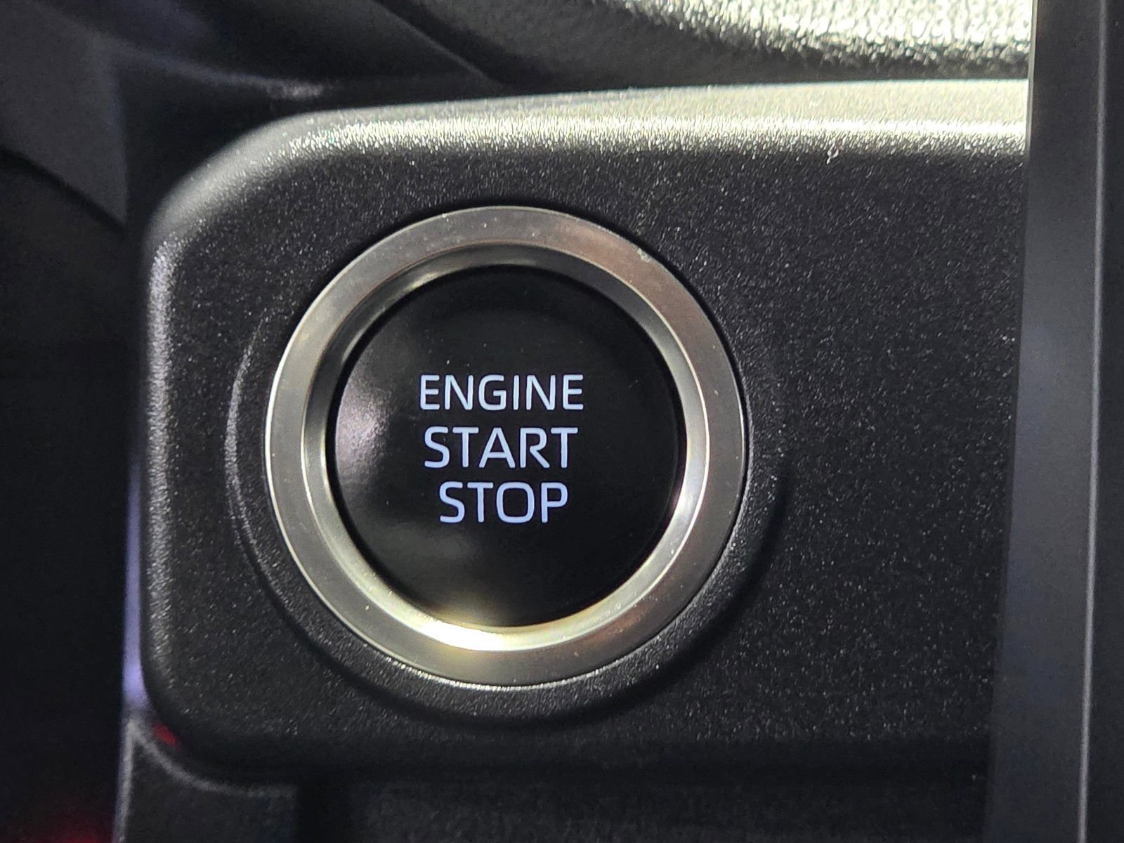 Used 2025 Toyota 4Runner SR5 AWD/4WD image 31