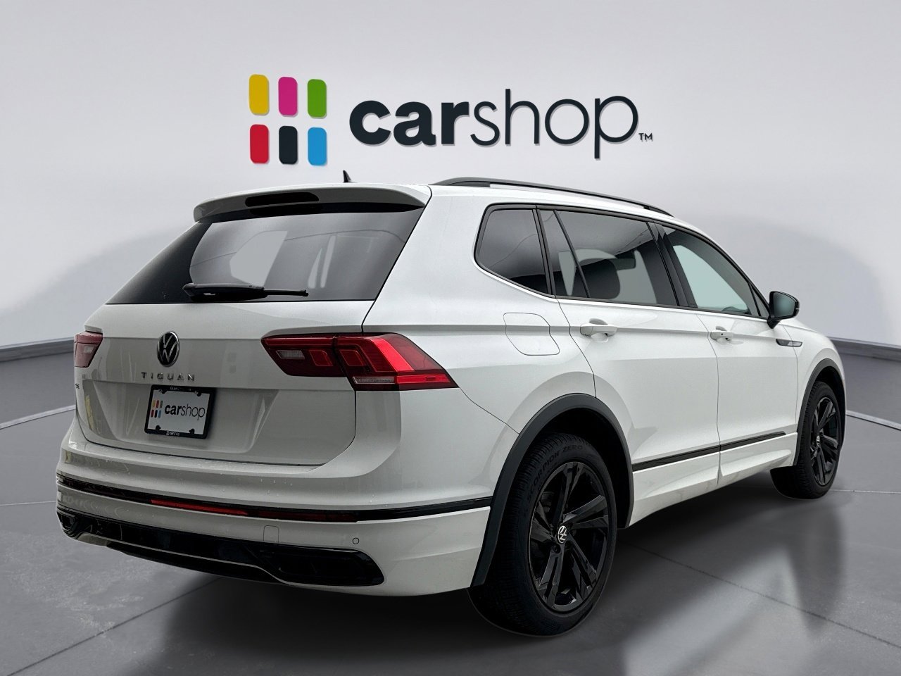 Used 2024 Volkswagen Tiguan SE R-Line image 5