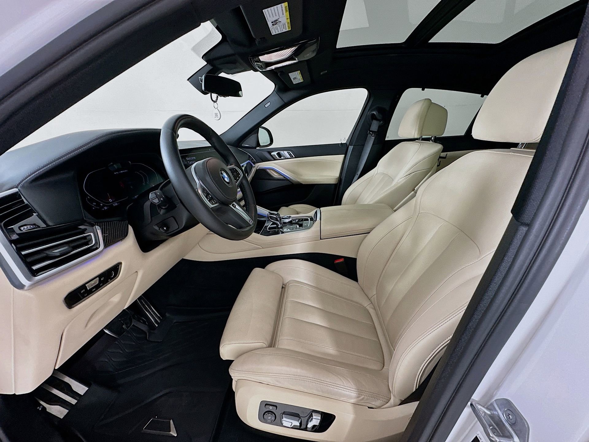 Used 2022 BMW X6 M50i w/ Executive Package AWD/4WD image 22