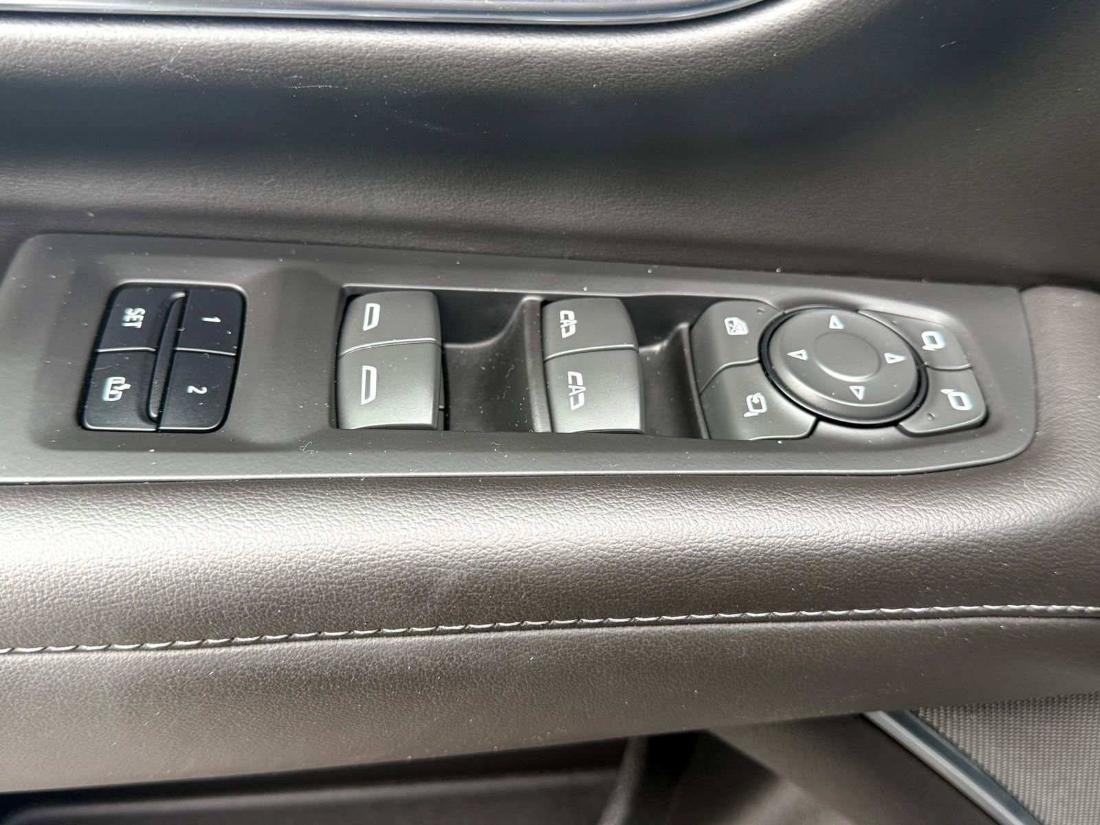 Certified 2022 Chevrolet Suburban LT w/ Luxury Package image 20