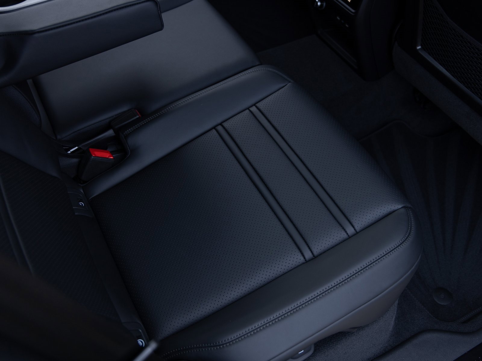 Certified 2026 Porsche Cayenne GTS image 36