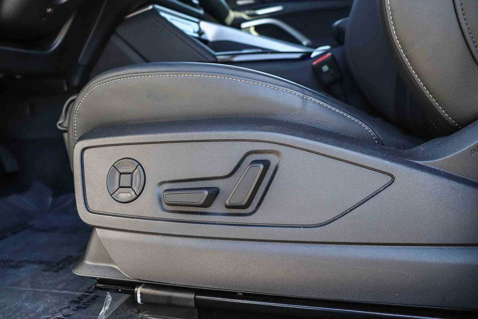 Used 2025 Audi Q5 Premium Plus w/ Premium Plus image 23