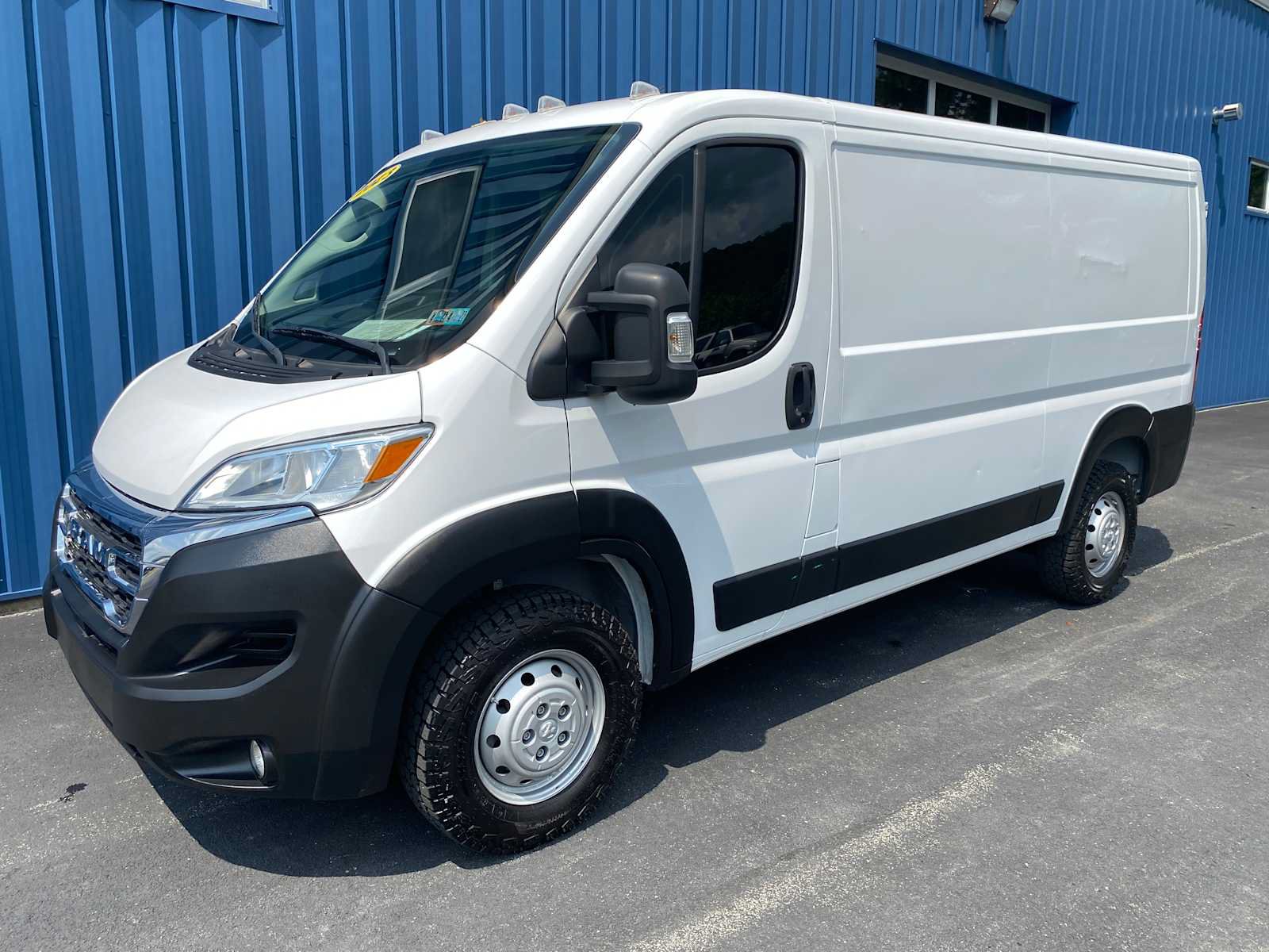 Used 2023 RAM ProMaster 2500 FWD image 2