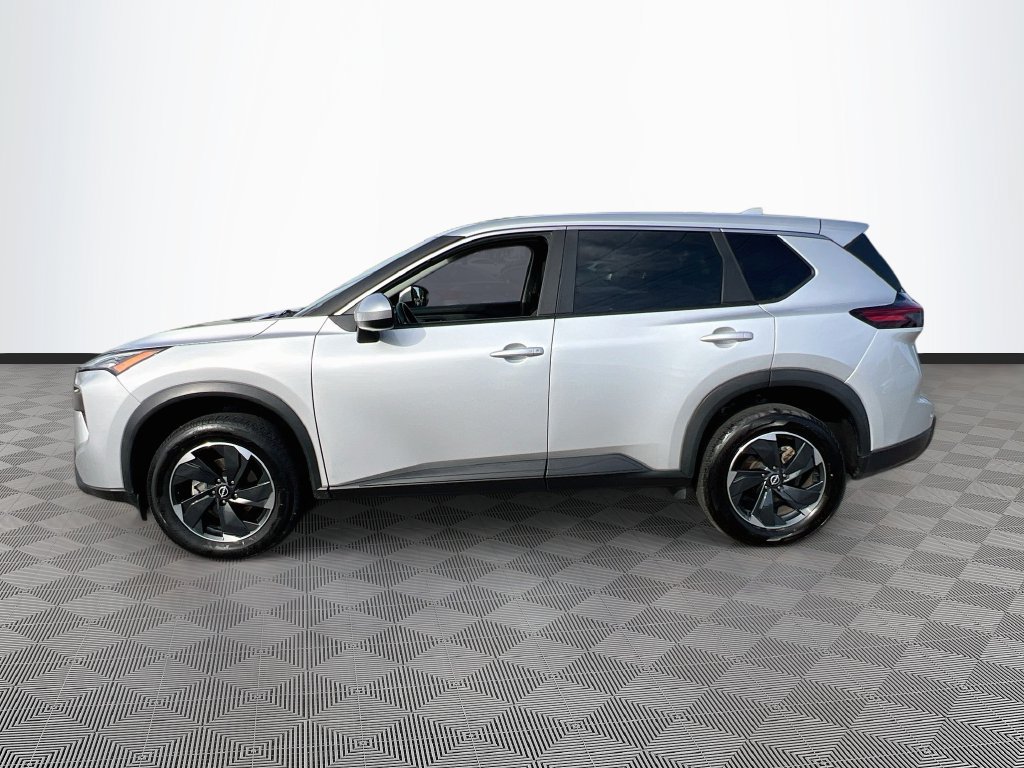 Used 2025 Nissan Rogue SV AWD/4WD image 4
