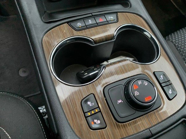 Certified 2023 GMC Acadia SLE w/ Driver Convenience Package image 28