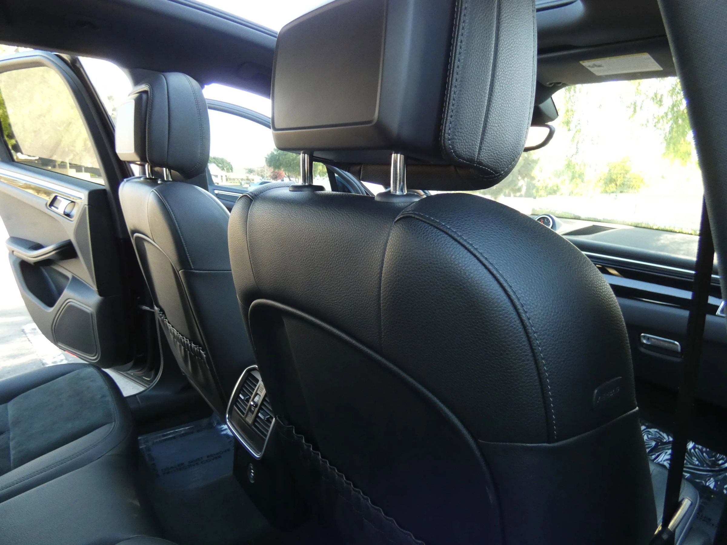 Used 2018 Porsche Macan Sport Edition image 43