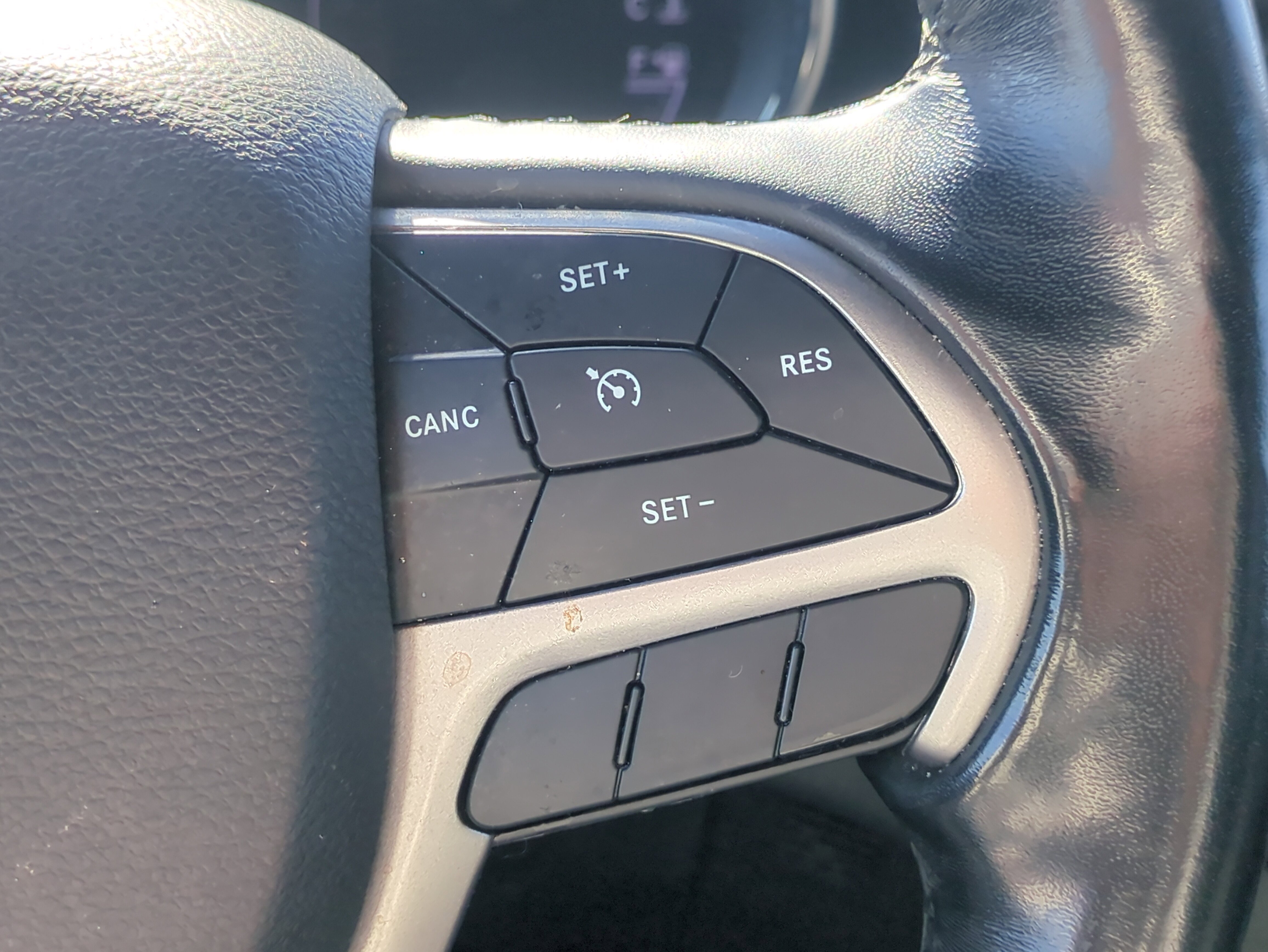 Used 2021 Jeep Grand Cherokee Laredo image 27