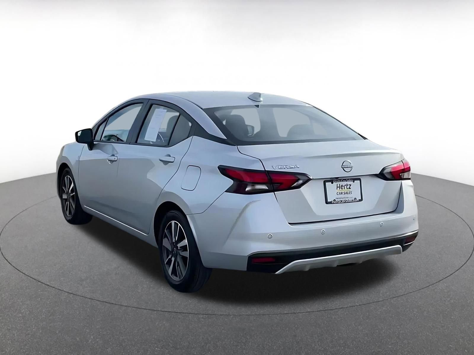 Used 2025 Nissan Versa SV FWD image 11