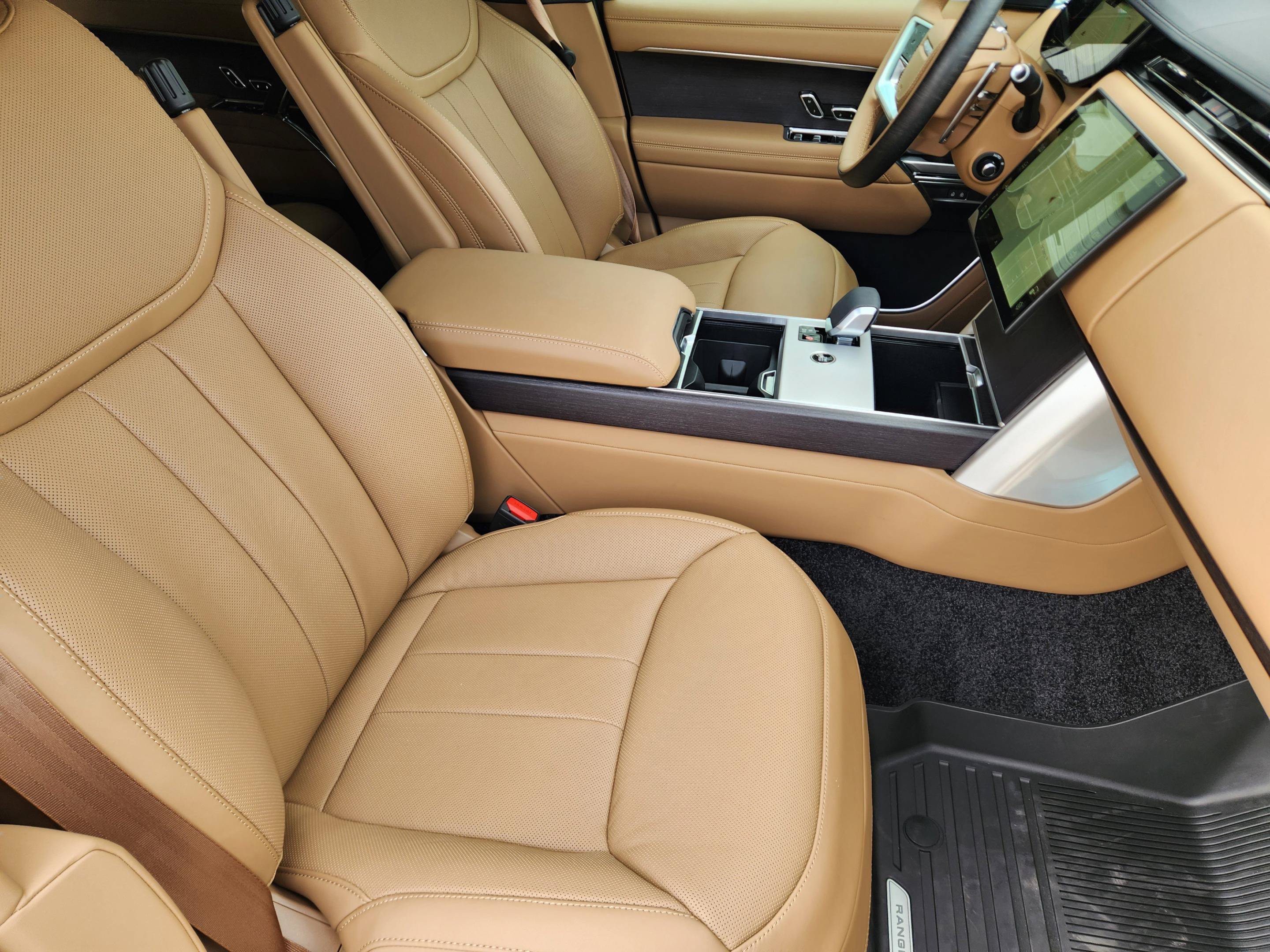 New 2026 Land Rover Range Rover Long Wheelbase SE AWD/4WD image 34