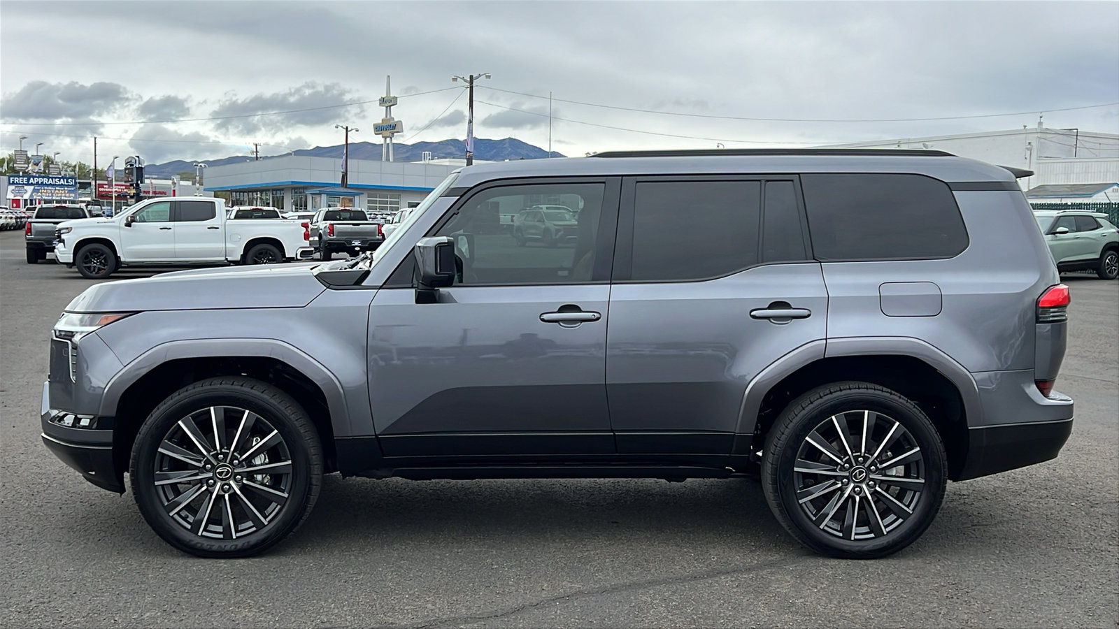 Used 2024 Lexus GX 550 w/ Cold Area Package AWD/4WD image 8