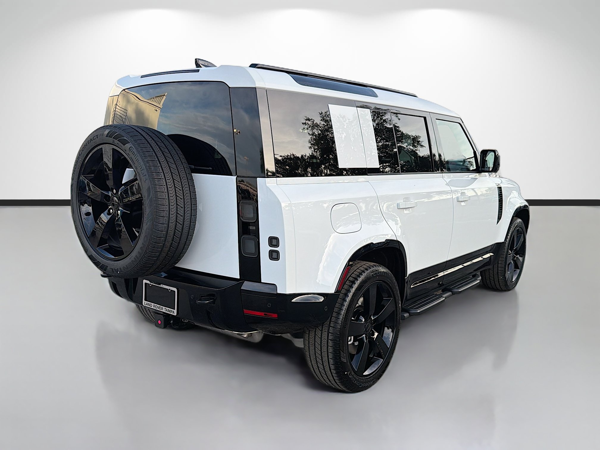 New 2026 Land Rover Defender 110 X-Dynamic SE AWD/4WD image 5