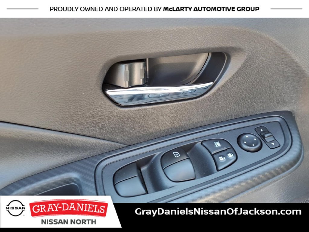 Certified 2025 Nissan Versa SV w/ Trunk Package FWD image 11
