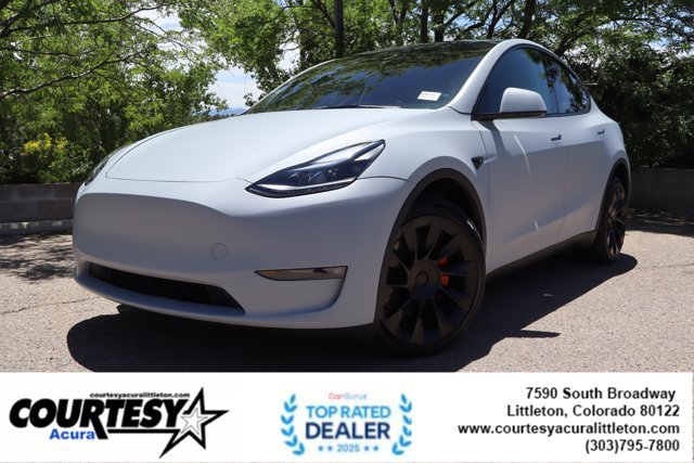 Used 2024 Tesla Model Y Long Range AWD/4WD image 1