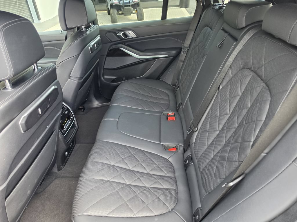 Used 2024 BMW X5 sDrive40i w/ Premium Package RWD image 11