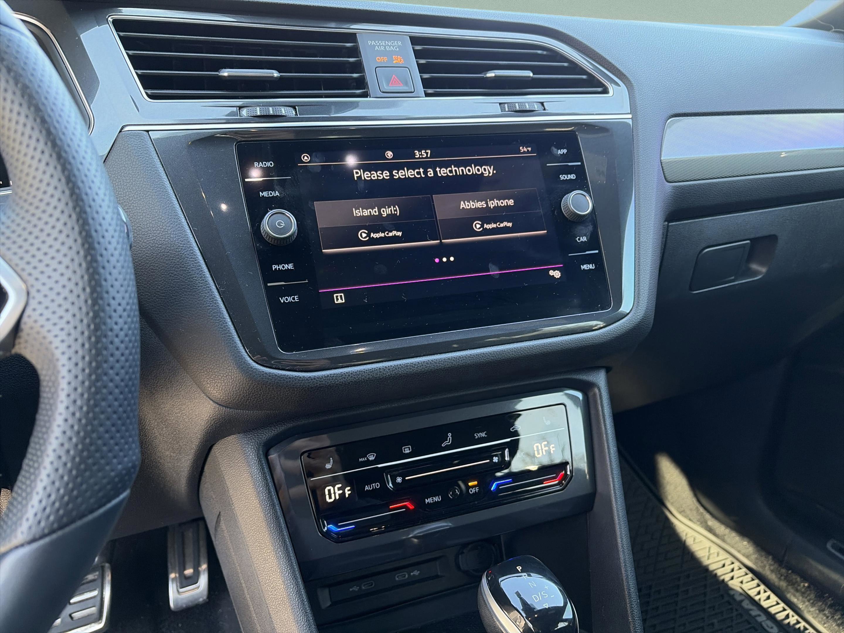 Used 2022 Volkswagen Tiguan SE R-Line image 12