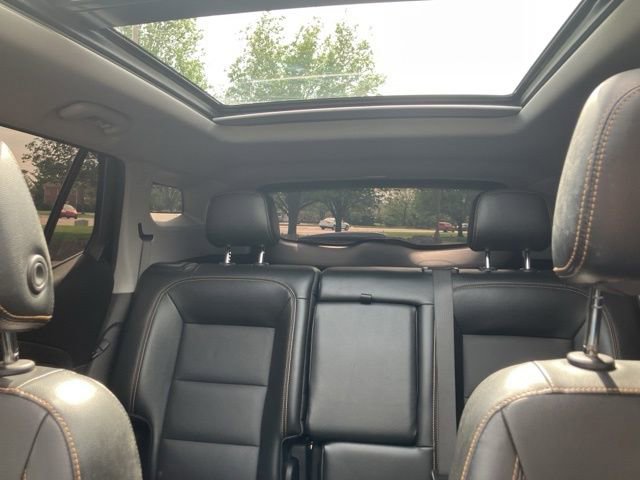 Used 2021 GMC Terrain SLT w/ Elevation Edition image 32