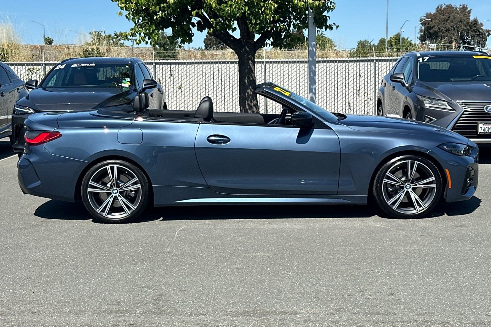 Used 2022 BMW 430i Convertible w/ M Sport Package image 3