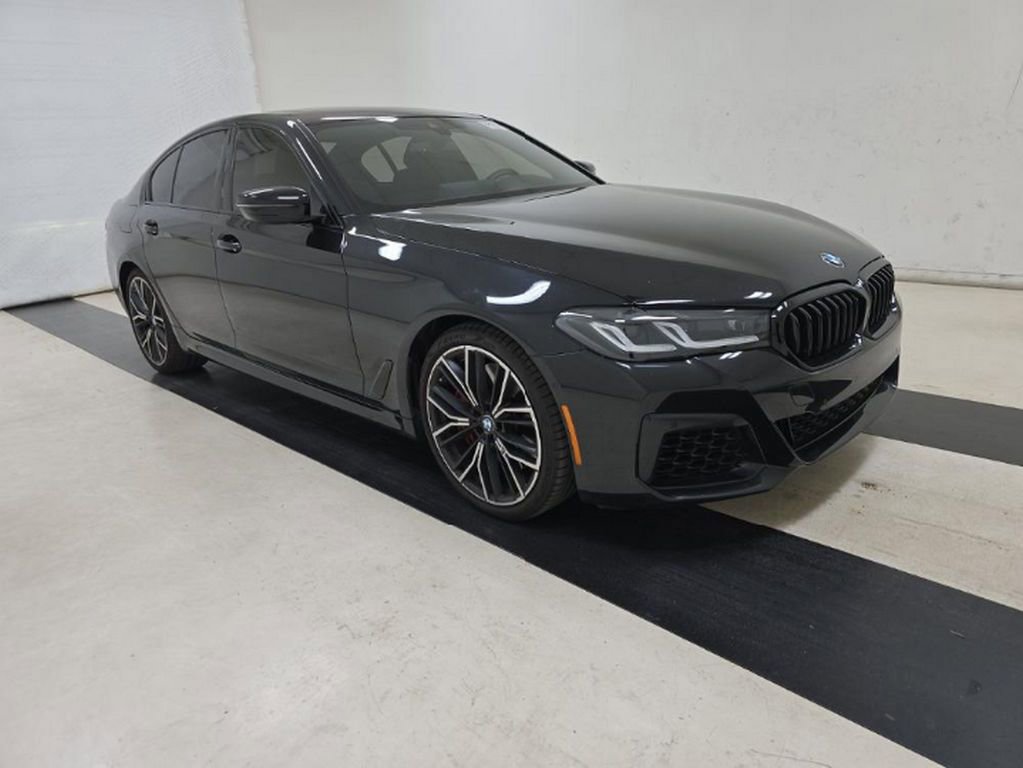 Used 2023 BMW 540i w/ M Sport Package image 3