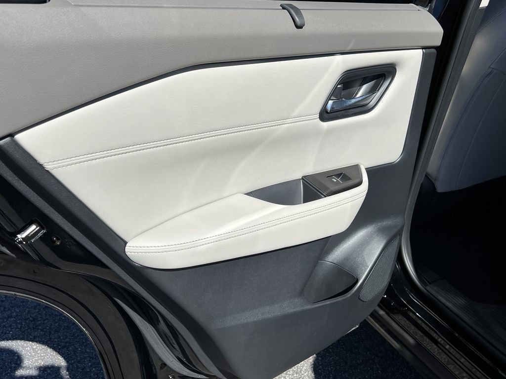 Used 2024 Nissan Rogue SL w/ SL Premium Package image 21