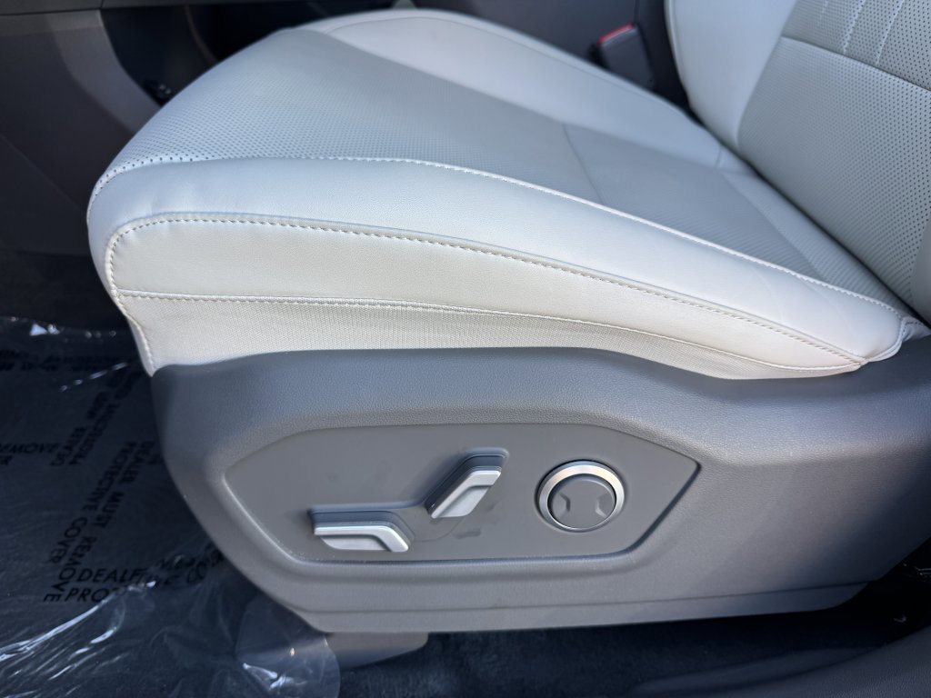 Used 2024 Hyundai Santa Fe SEL image 32