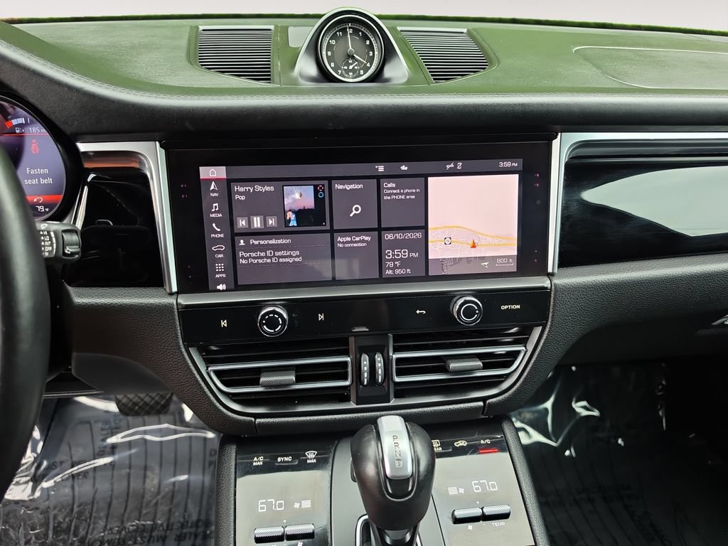 Used 2023 Porsche Macan AWD/4WD image 11
