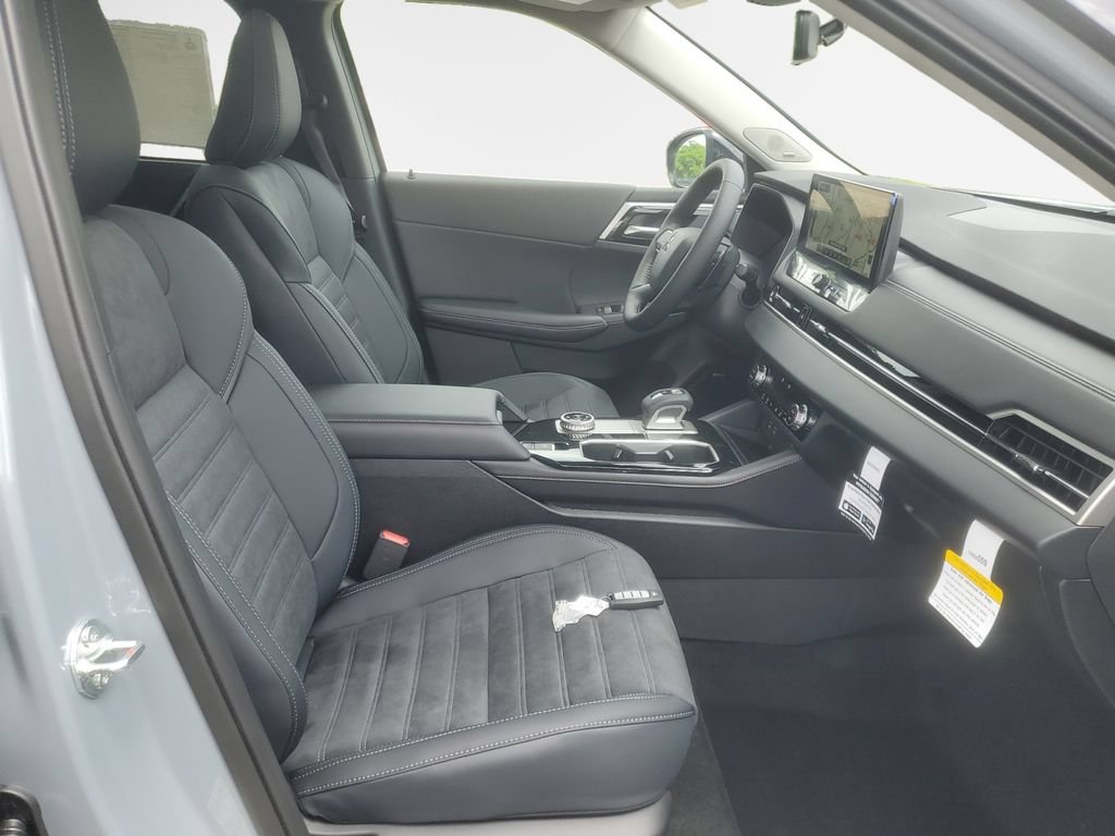 New 2026 Mitsubishi Outlander AWD image 26