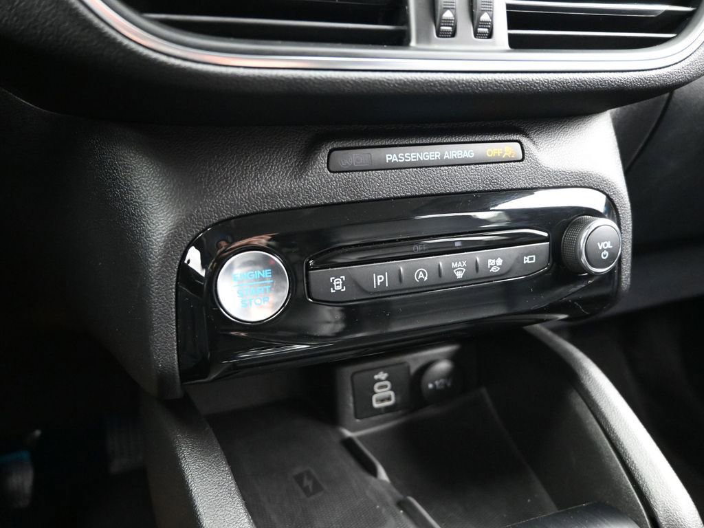 Used 2024 Ford Escape Platinum image 18