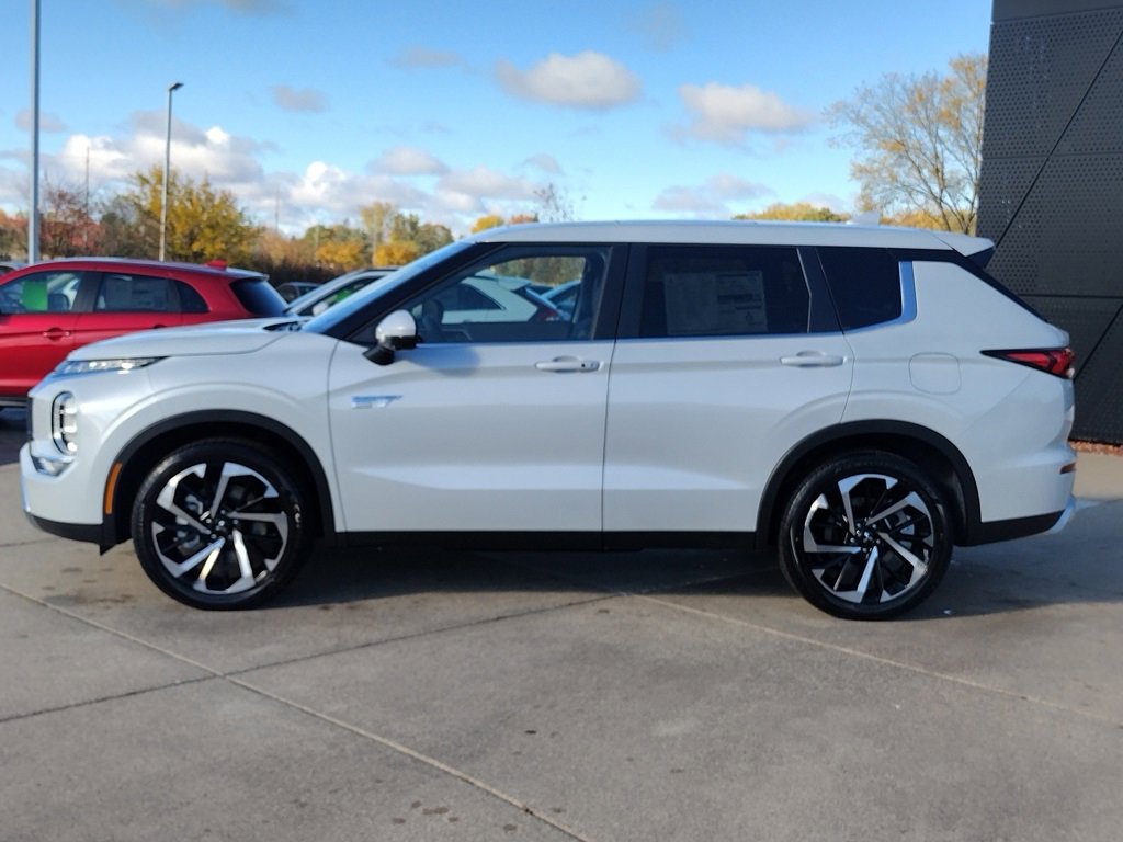 New 2025 Mitsubishi Outlander SE image 20