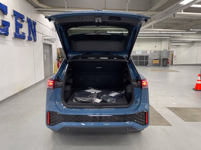 New 2026 Volkswagen Tiguan SEL R-Line AWD/4WD image 9