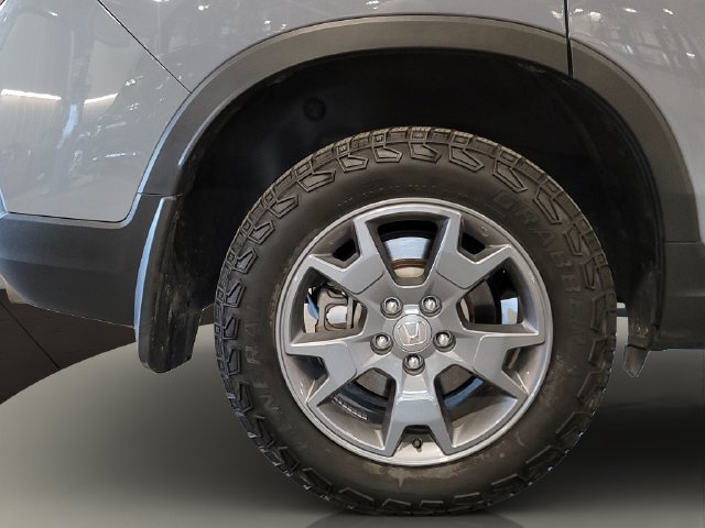 Used 2025 Honda Passport TrailSport image 35