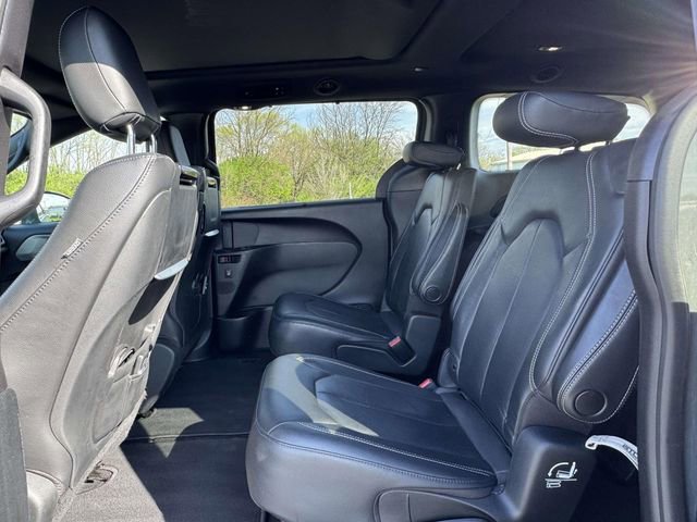 Used 2020 Chrysler Pacifica Touring-L Plus image 22