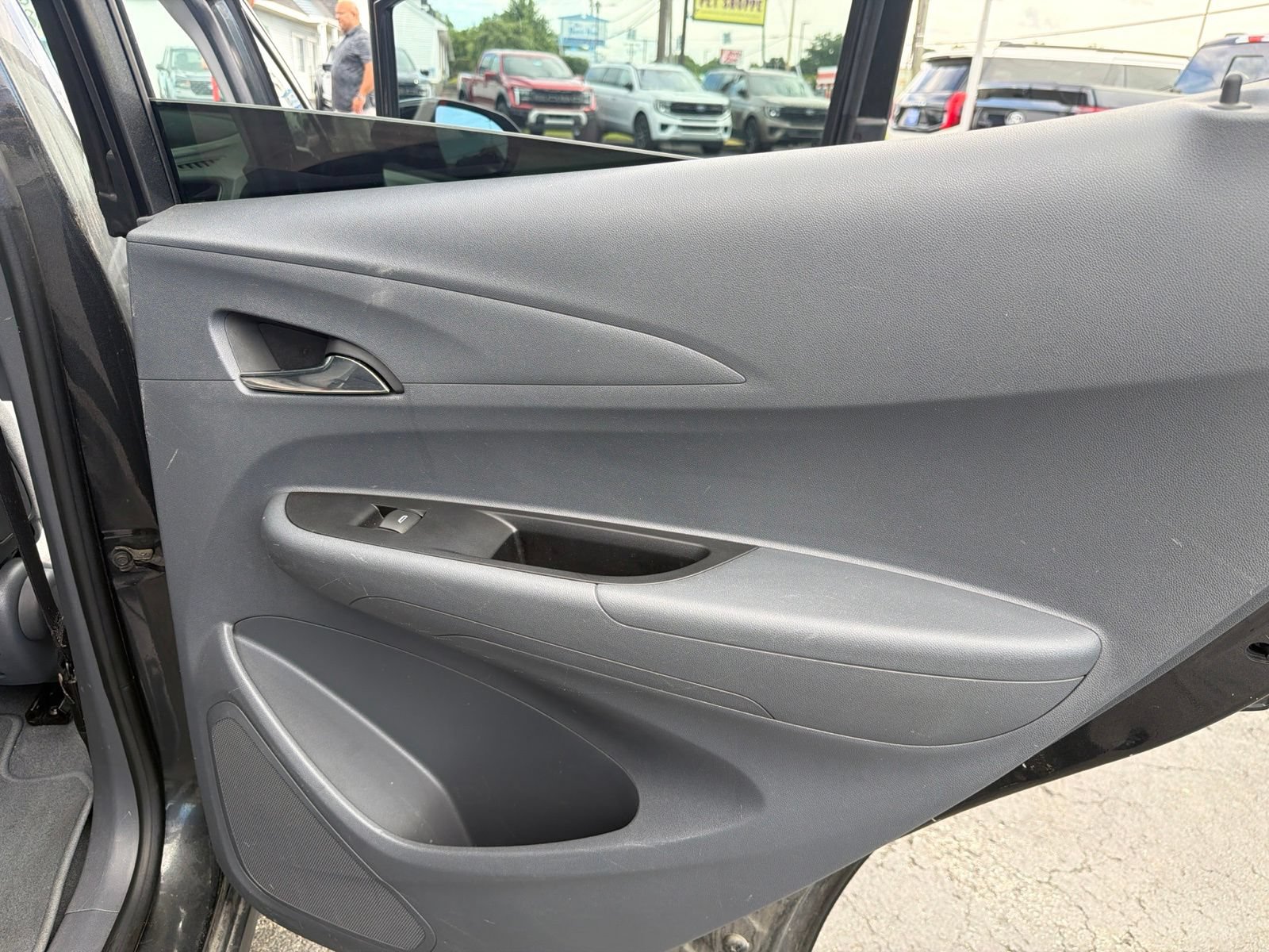 Used 2019 Chevrolet Bolt LT FWD image 30