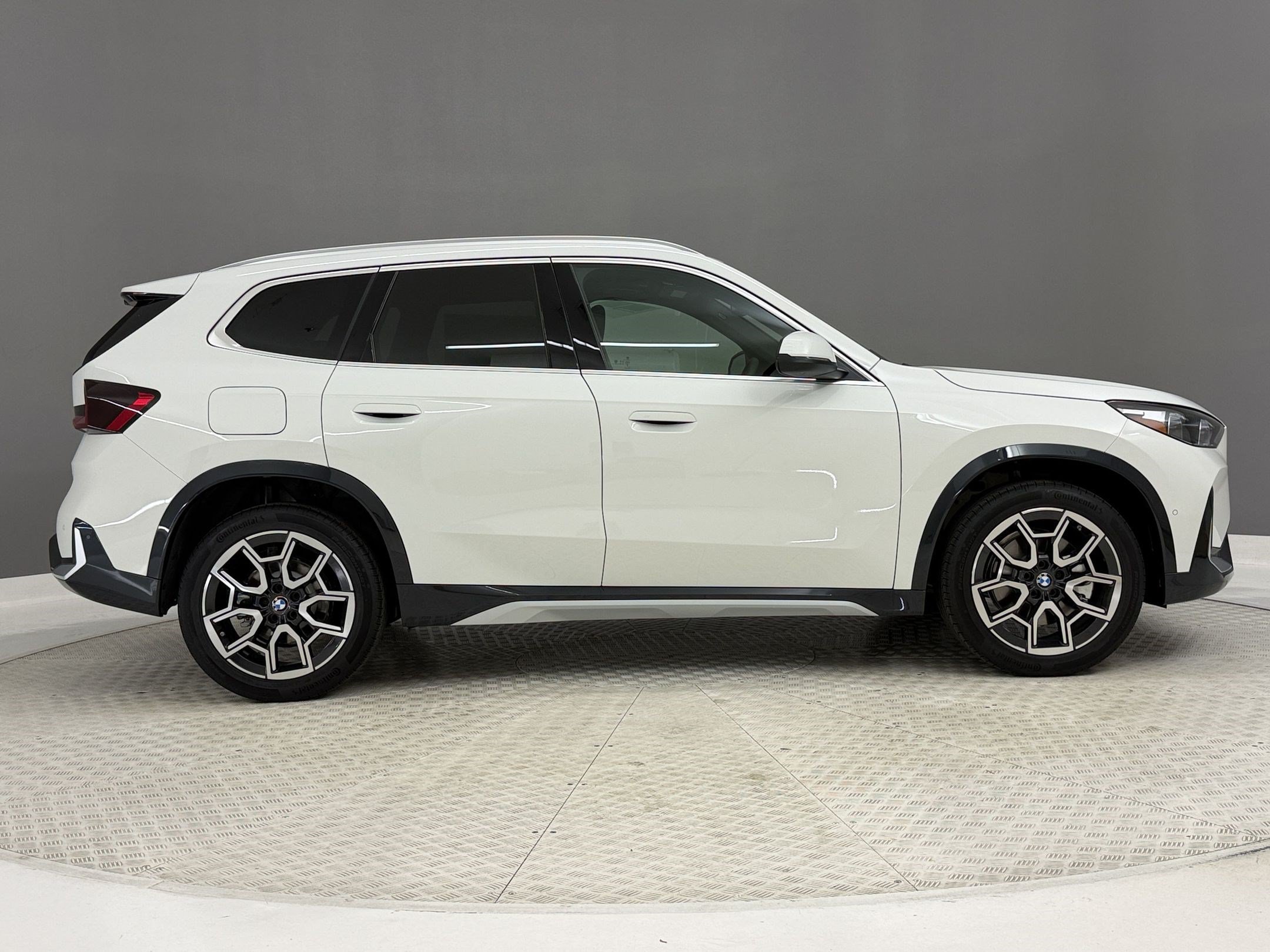 New 2027 BMW X1 xDrive28i AWD/4WD image 8