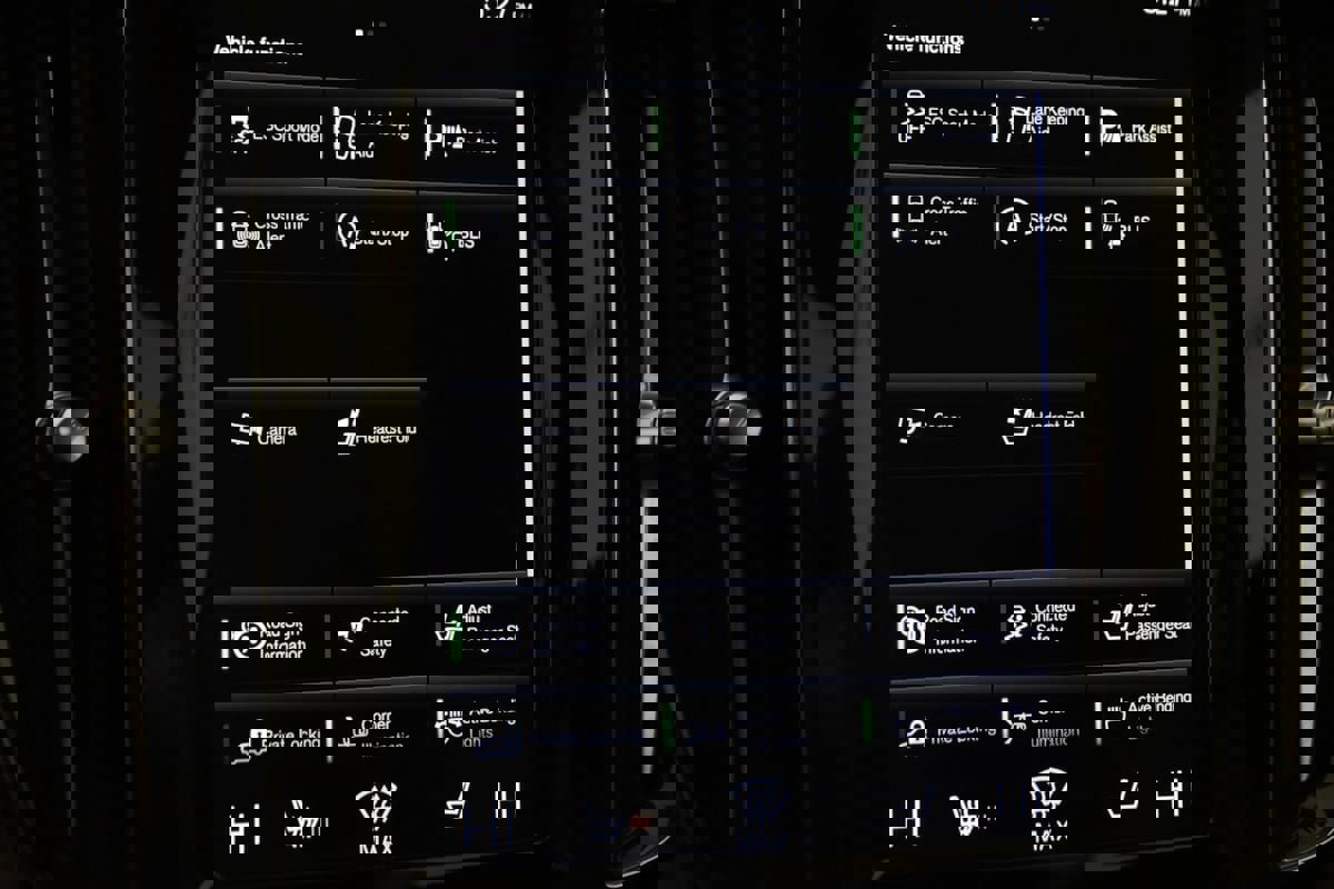 Used 2021 Volvo XC60 T5 Inscription w/ Protection Package Premier image 35