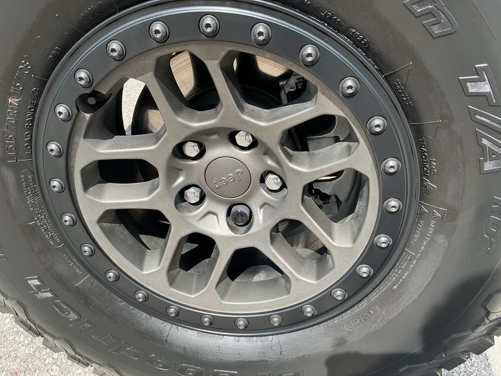 Certified 2022 Jeep Wrangler Unlimited Rubicon w/ Xtreme Recon 35" Tire Package AWD/4WD image 30