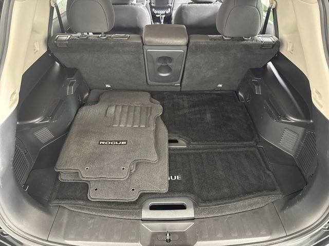 Used 2019 Nissan Rogue SV image 19