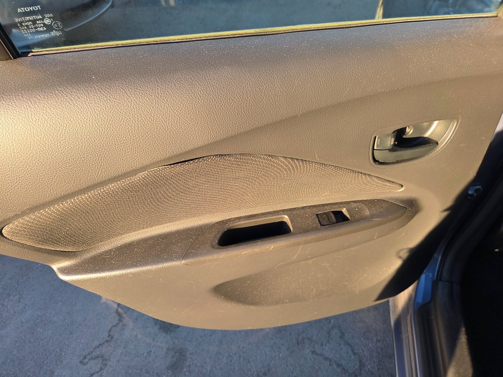 Used 2012 Toyota Yaris Sedan FWD image 8
