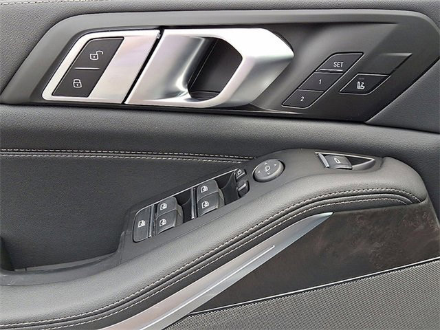Certified 2026 BMW X5 xDrive50e w/ Climate Comfort Package image 8