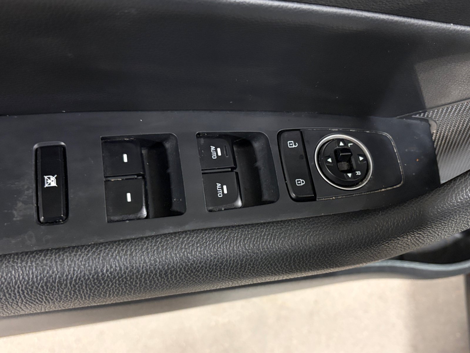 Used 2018 Hyundai Sonata Sport w/ Cargo Package FWD image 13