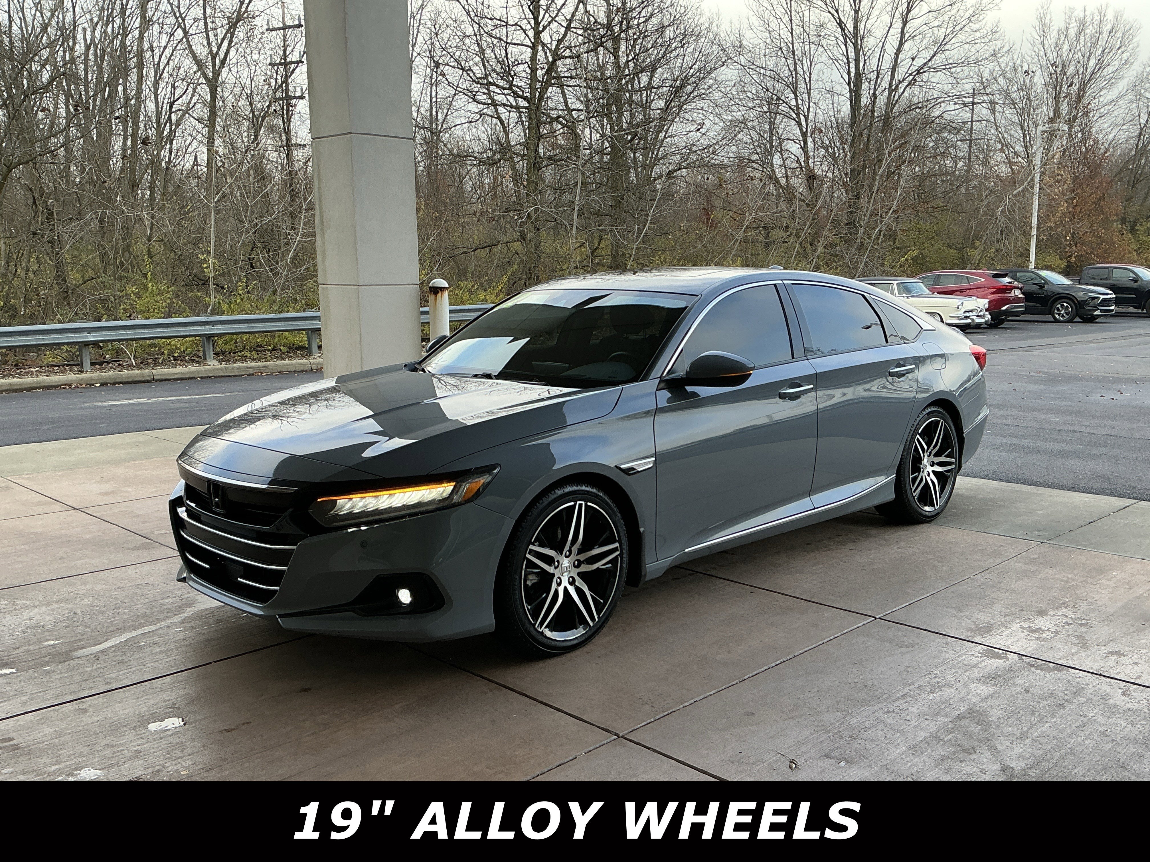 Used 2022 Honda Accord Touring image 3