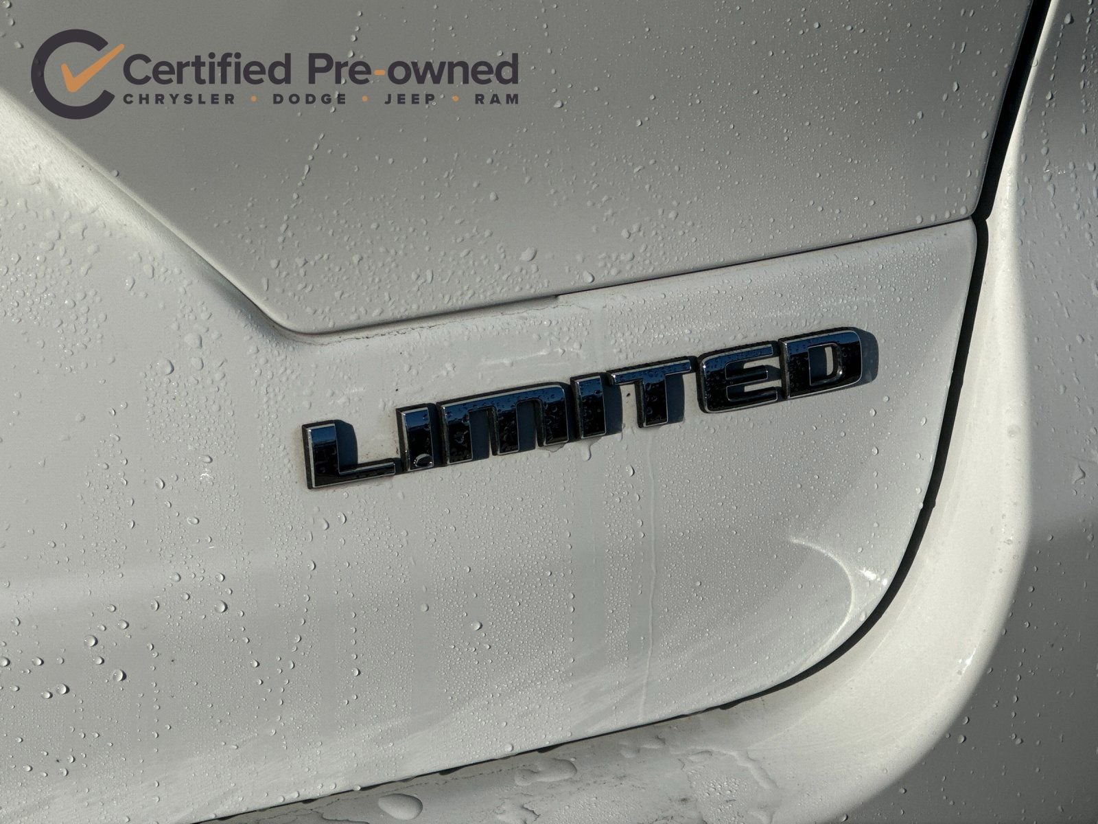 Used 2023 Jeep Grand Cherokee Limited image 28